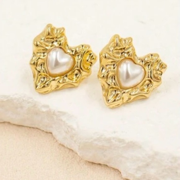 Crumpled Pearl Heart~ Vintage French Textured Rippled Wavy Classy Love Gold Stud - Picture 8 of 16